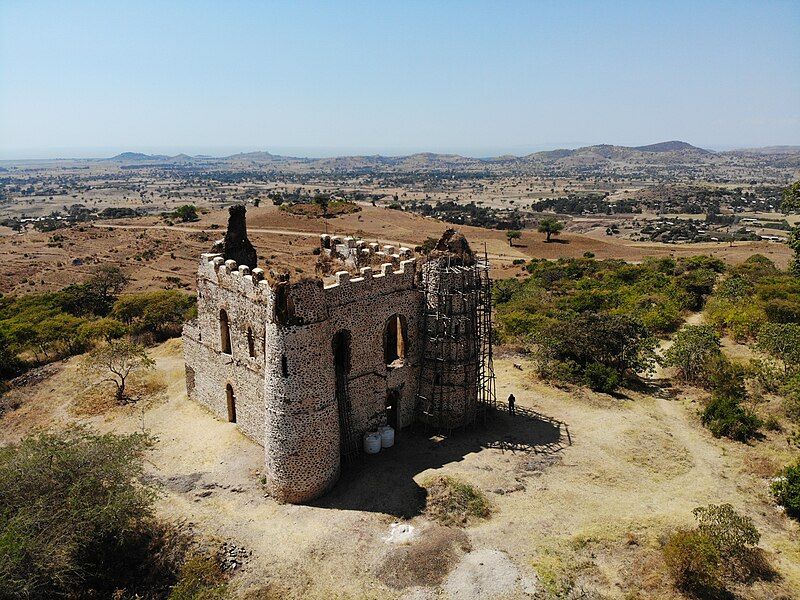 File:GuzaraCastle.jpg