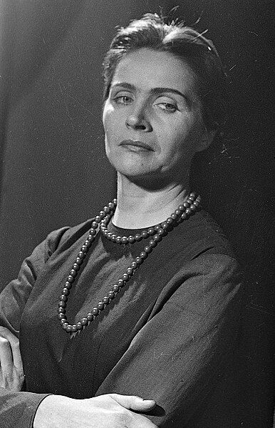 File:Izabella Wilczyńska.jpg