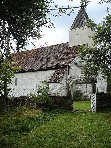 File:Kvamsøy kyrkje.JPG