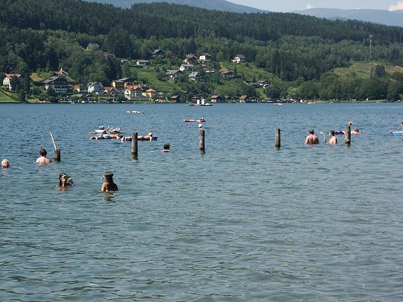 File:Millstatter See swimming.jpg