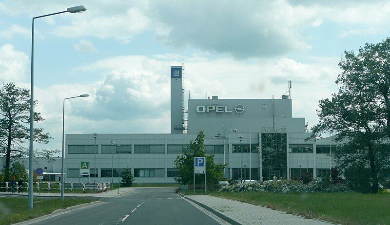 File:Opel Gliwice.JPG