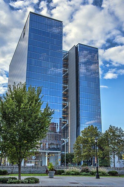 File:Prudential.Tower.BroadStreet.Newark.jpg