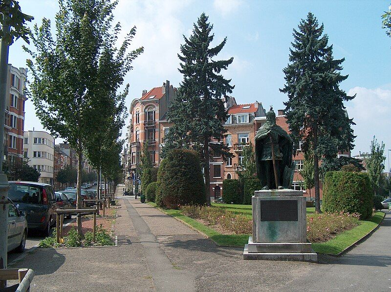 File:Schaerbeek Square-Prévost-Delaunay 01.jpg