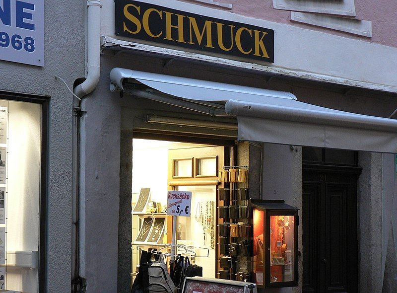 File:Schmuck.jpg