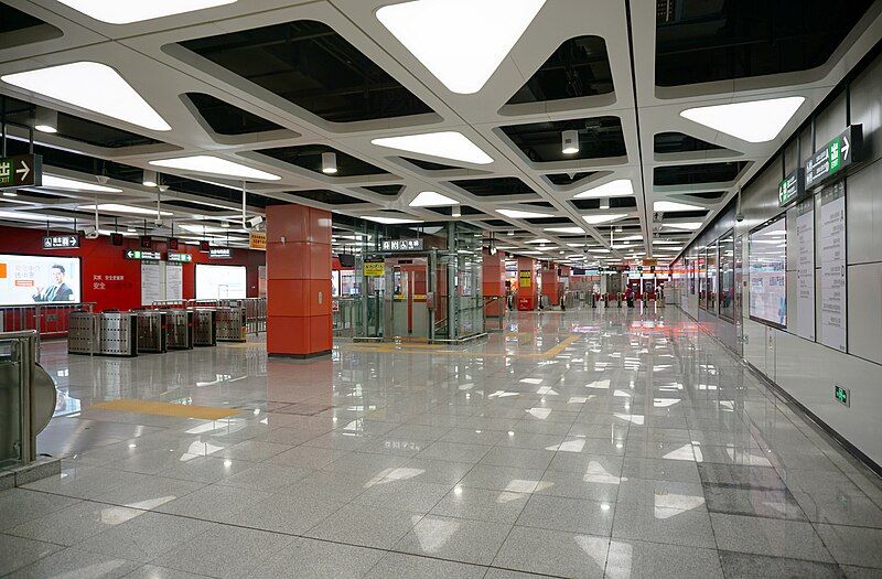 File:Taoyuancun Station Concourse.jpg