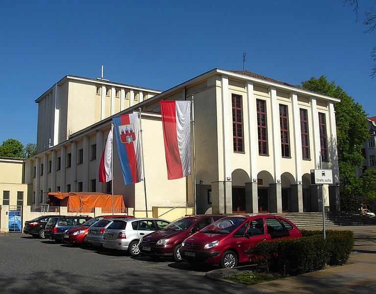 File:Bdg TeatrPolski 05-2013.jpg