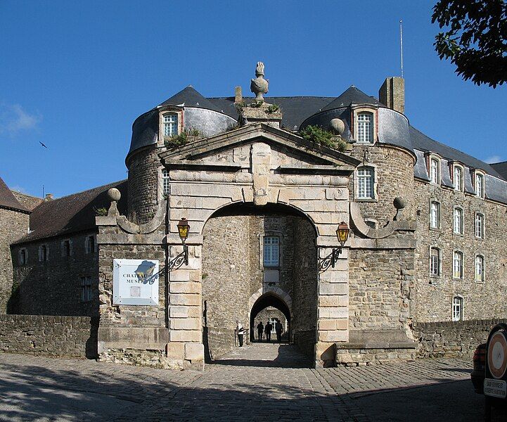 File:Boulogne Chateau Entree.jpg