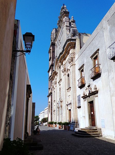 File:Cattedrale Lipari 08.jpg