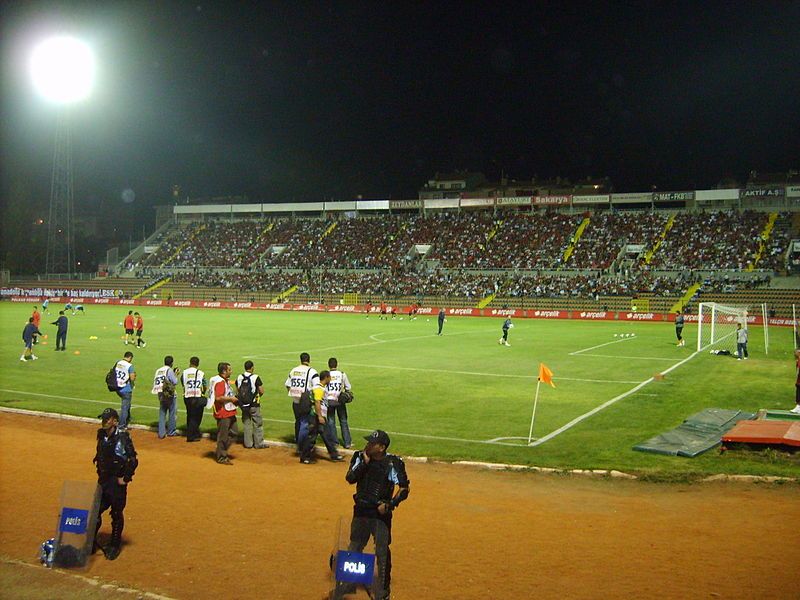 File:Eskişehirspor-Hacettepe1.JPG