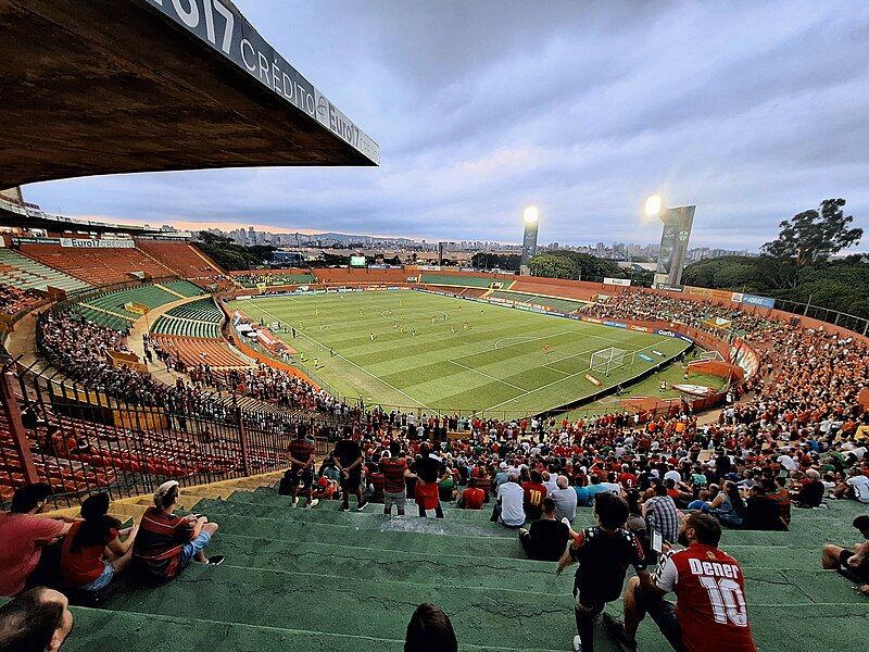 File:Estádio do Caninde.jpg