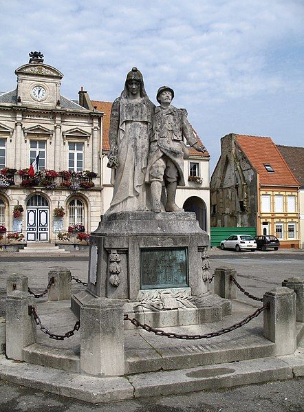 File:Guines Monument.jpg