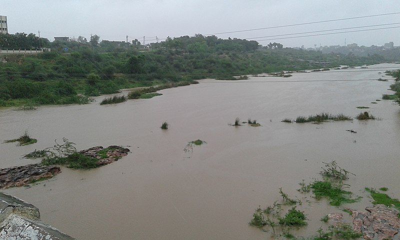 File:Hathmati River.jpg