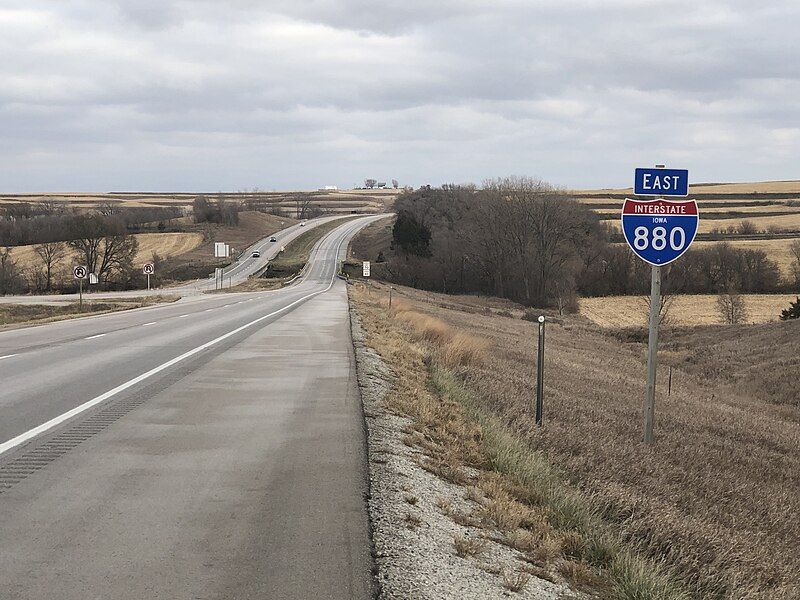 File:I-880 iowa signage.jpg