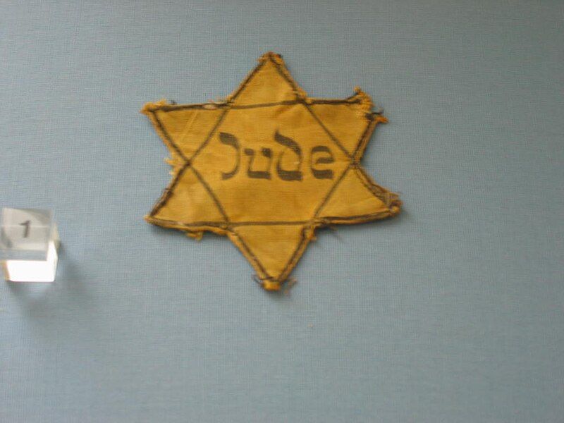 File:Jewish badge.jpg