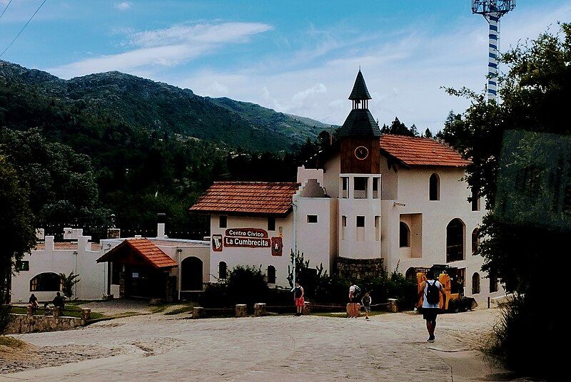 File:La Cumbresita, entrance.jpg