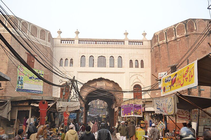 File:Lohari Gate.JPG