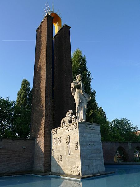 File:Monument Indië-Nederland Amsterdam.jpg