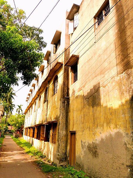 File:Nabagram Vidyapith Backside.jpg