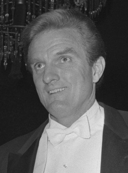 File:Otis Chandler, 1972.jpg