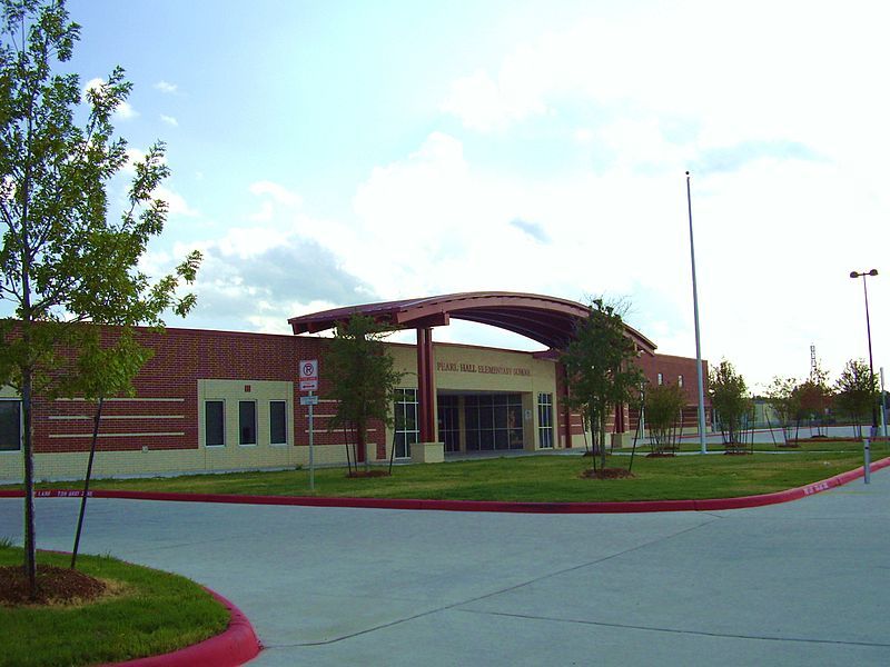 File:PearlHallElementarySchoolSouthHoustonTexas.JPG