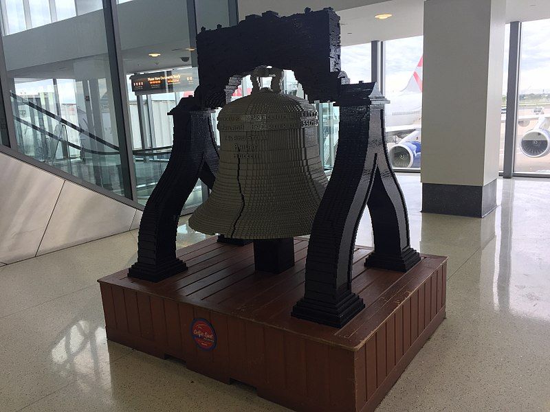 File:PhillyAirportLibertyBellLegos.jpg