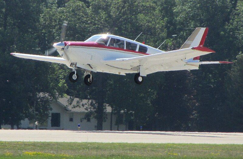 File:Piper-PA-24-260-Landing.jpg