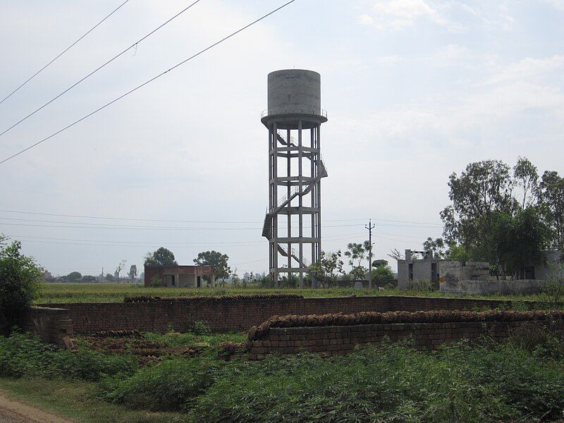 File:Thalla Water Tank.JPG