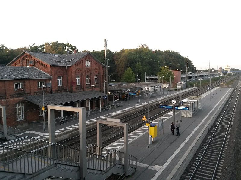 File:Tostedt Bahnhof.jpg