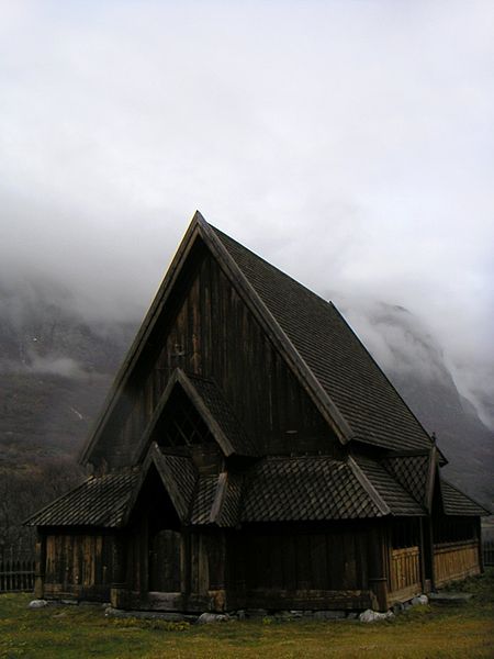 File:Øye stavkirke.JPG