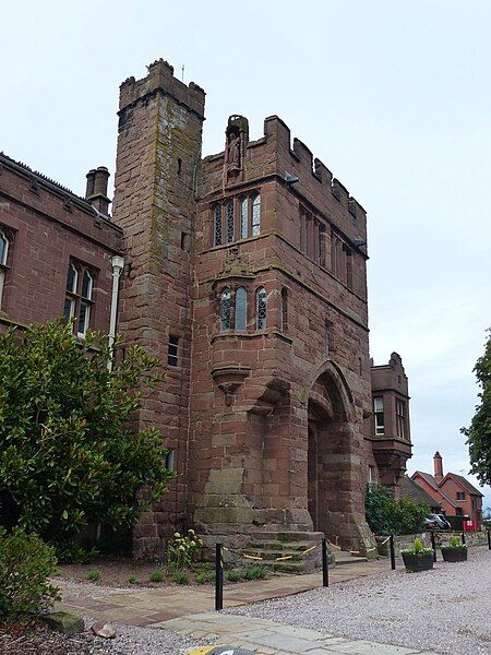 File:Abbey Gatehouse, Saighton.jpg