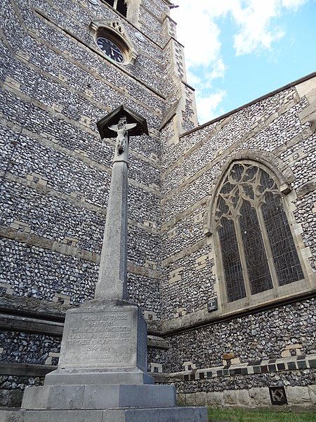 File:Benhilton Memorial.jpg