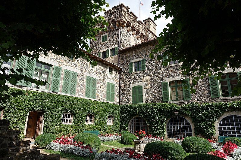 File:Château de Chavaniac-Lafayette04.jpg