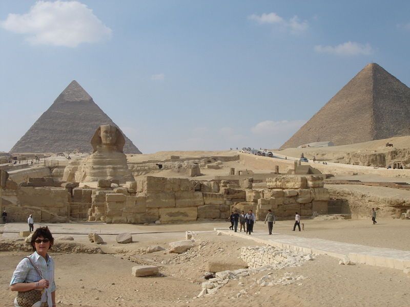 File:Egyptian Pyramids.jpg