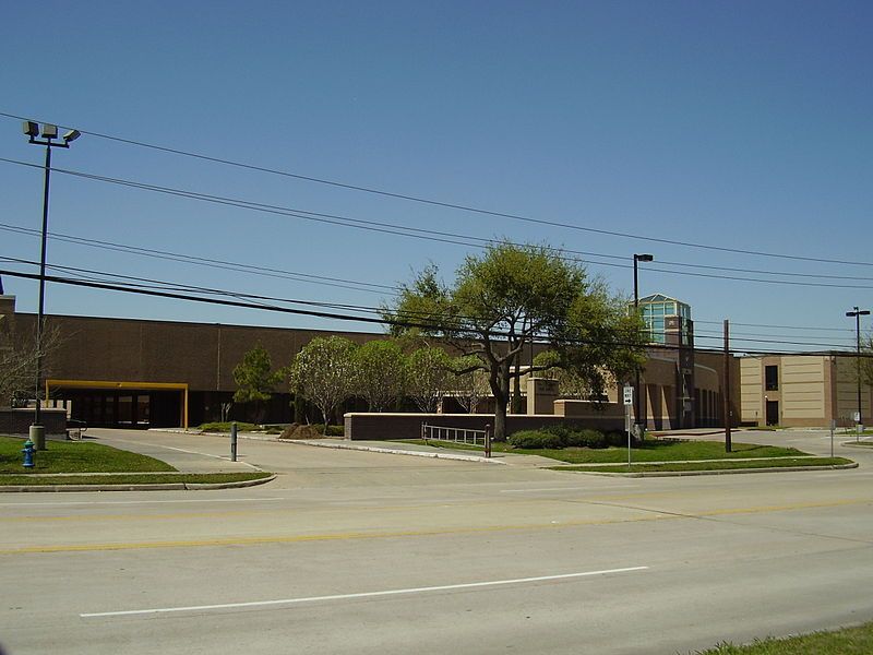 File:HastingsHighSchoolHouston.JPG