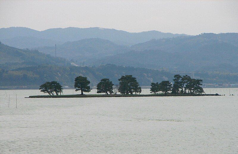 File:Lake Shinji, Matsue.jpg