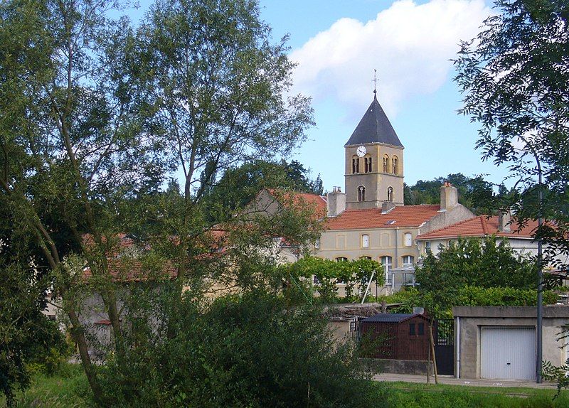 File:Metz-Vallieres Eglise Sainte-Lucie.jpg