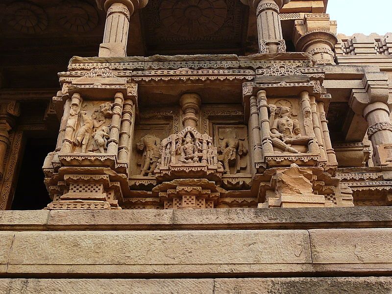 File:Saas-Bahu temple (16134913670).jpg