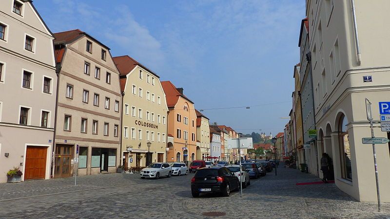 File:Stadtamhof Regensburg.JPG