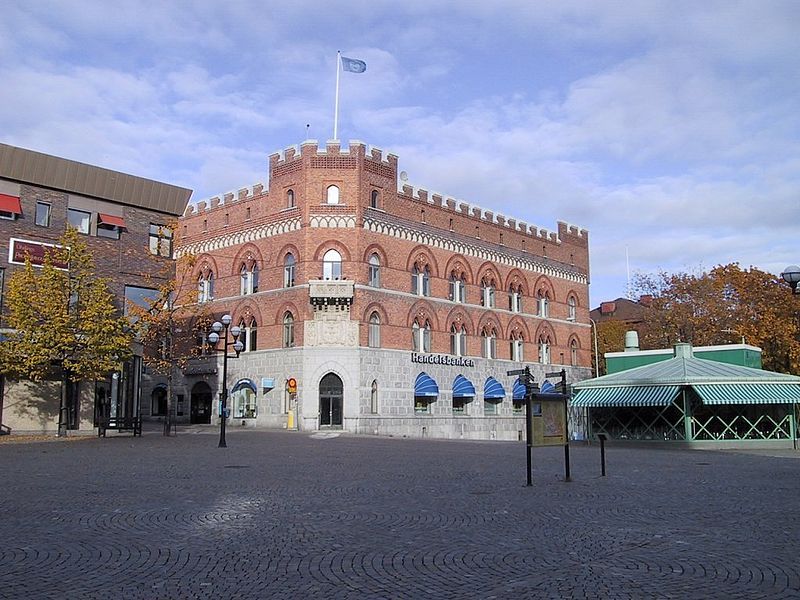 File:Town Square Örnsköldsvik.jpg