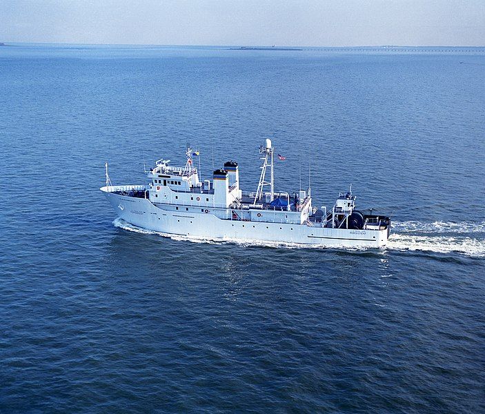 File:USNS Persistent (T-AGOS-6).jpg