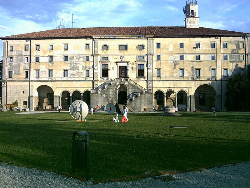 File:Udine Castle.jpg