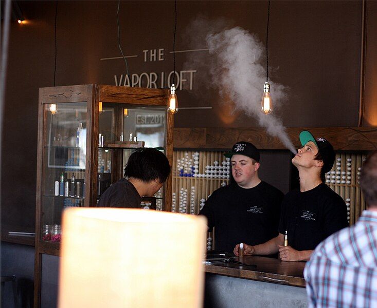 File:Vaping (9832376464).jpg