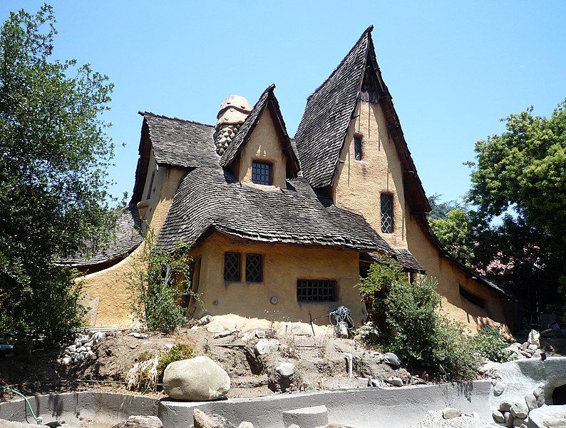 File:2009-0627-SpadenaWitch-house.jpg