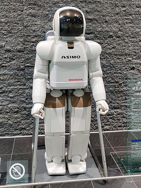 File:ASIMO-2001.jpg