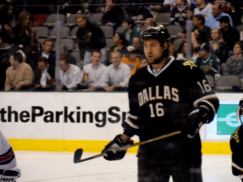 File:Adam Burish (5341669873).jpg