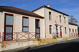 The town hall in Besse