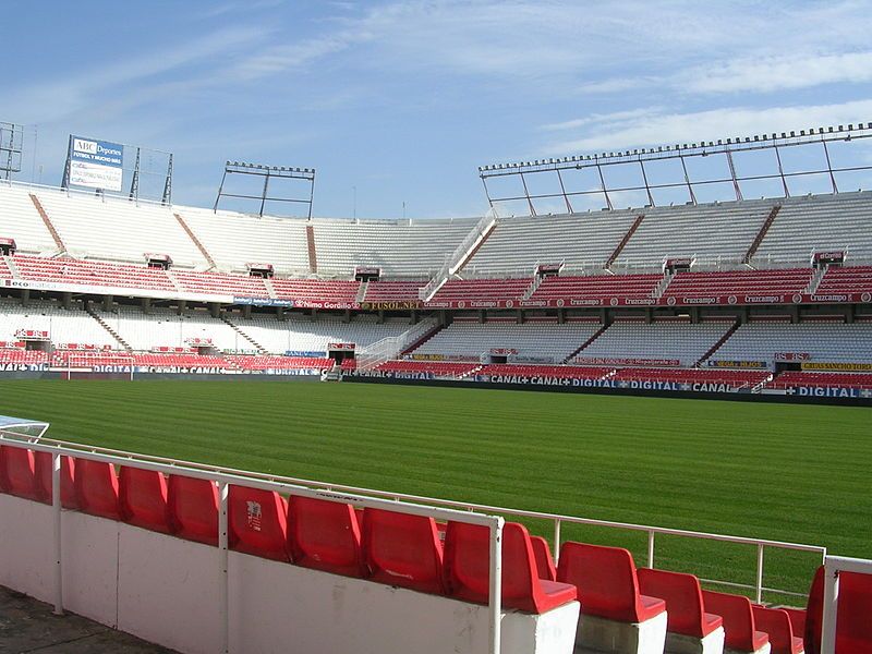 File:EstadioRamonSanchezPizjuan-SevillaFC.JPG