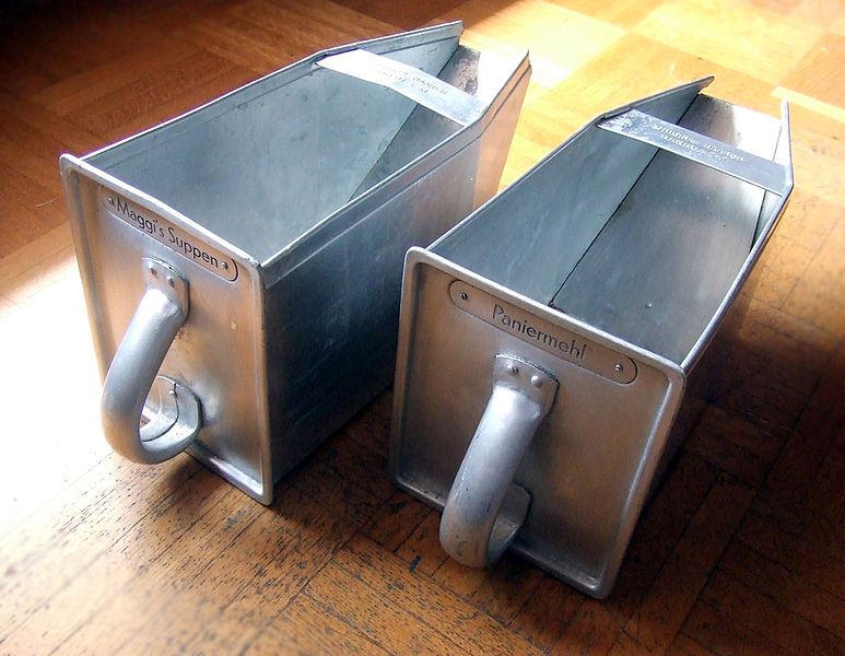 File:Frankfurt-Kitchen Drawers.jpg