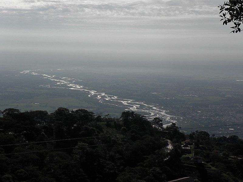 File:GUATIQUIA RIVER.jpg