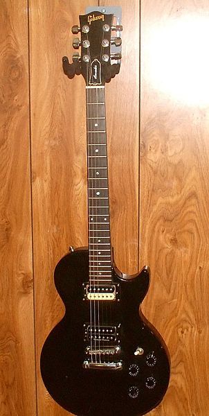 File:Gibson Invader (1).jpg